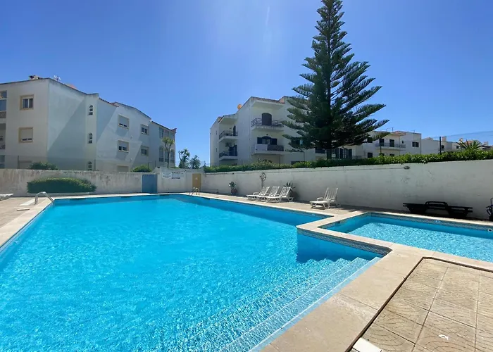 Rustico E Tranquilo Com Piscina #1966